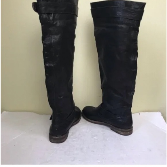 Zigi Girl Meredith Leather Tall Knee High Boots Textured Rubber Soles Buckles 7 - Picture 4 of 10